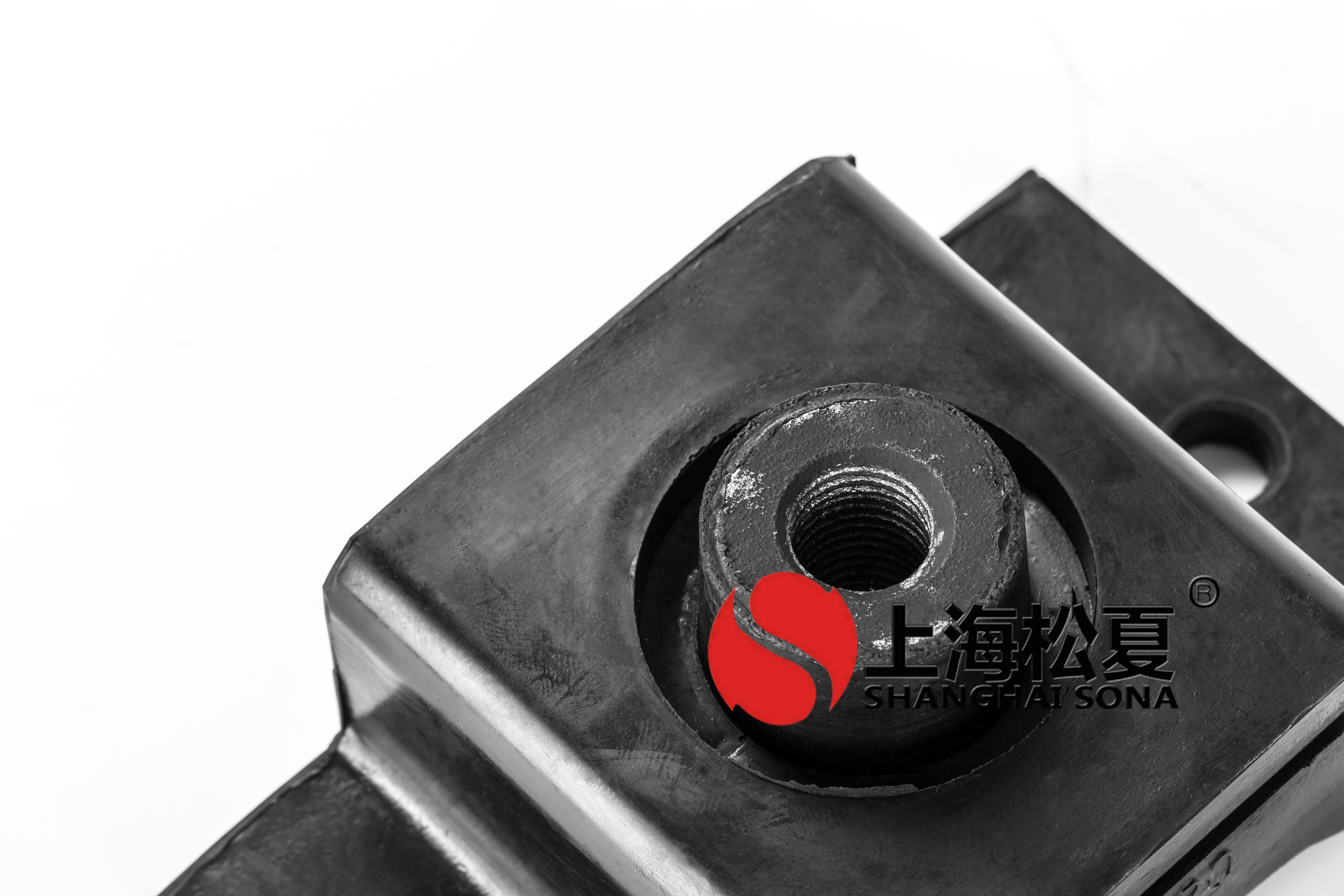 <a href='http://huchuangwang.com' target='_blank'><u>橡膠減震器</u></a>細節(jié)處實拍圖